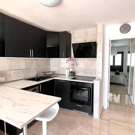 Casa Teddy - And Modern One Bedroom Apartment Tias