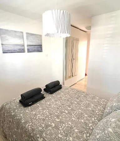 Casa Teddy - And Modern One Bedroom Apartment *