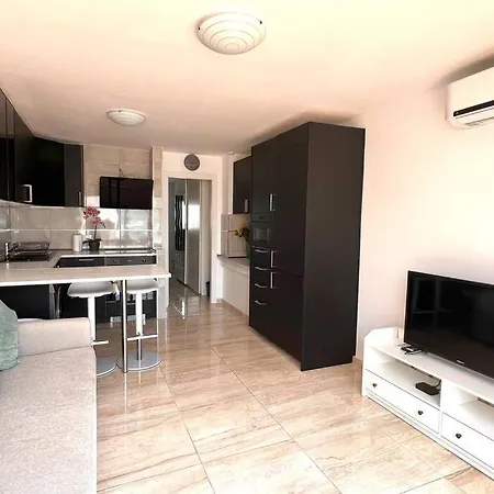 Casa Teddy - And Modern One Bedroom Tias