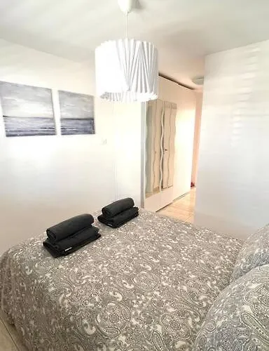 Casa Teddy - And Modern One Bedroom Διαμέρισμα *